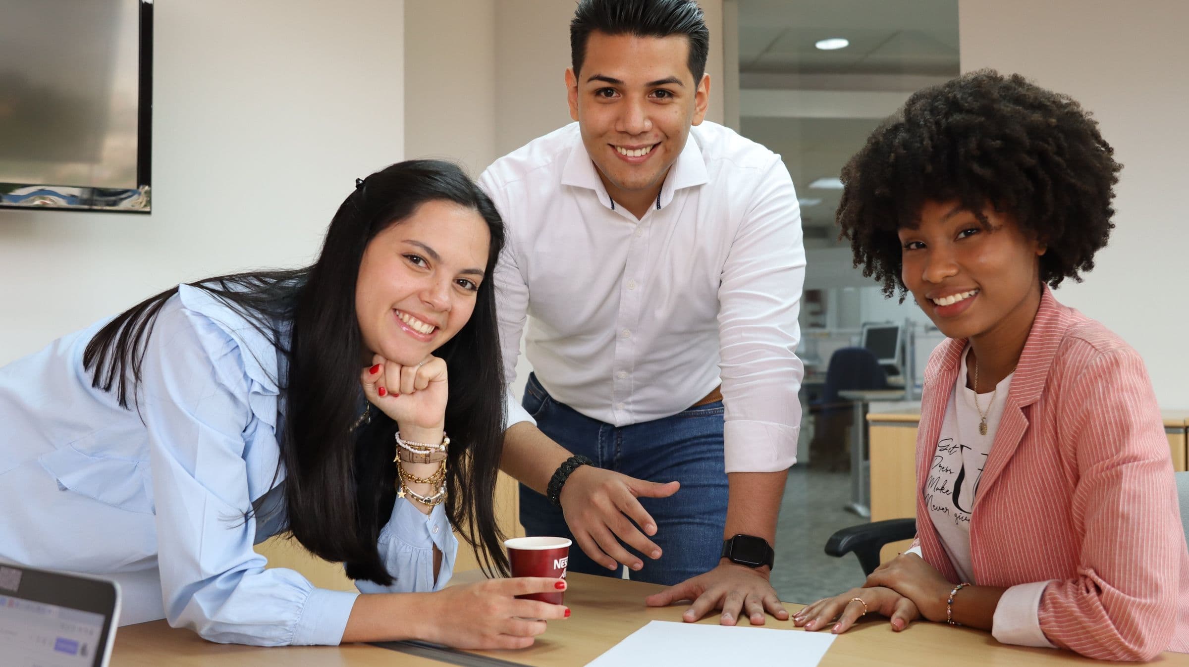El Espejismo del Empleo Juvenil: Informalidad y el Reto de Venezuela