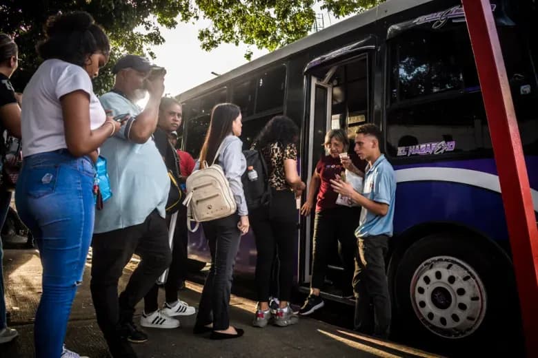 Nuevo ajuste del pasaje urbano en Caracas: Tarifa sube a Bs. 140 y congela la indexación al dólar