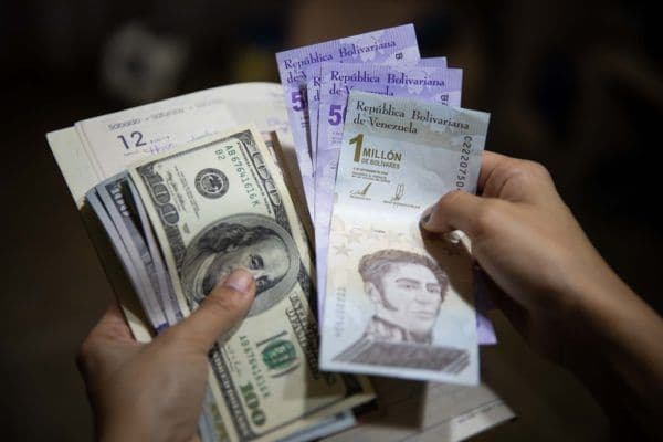 El dólar oficial supera la barrera de los Bs. 540: ¿Por qué no cede la presión cambiaria en Venezuela?