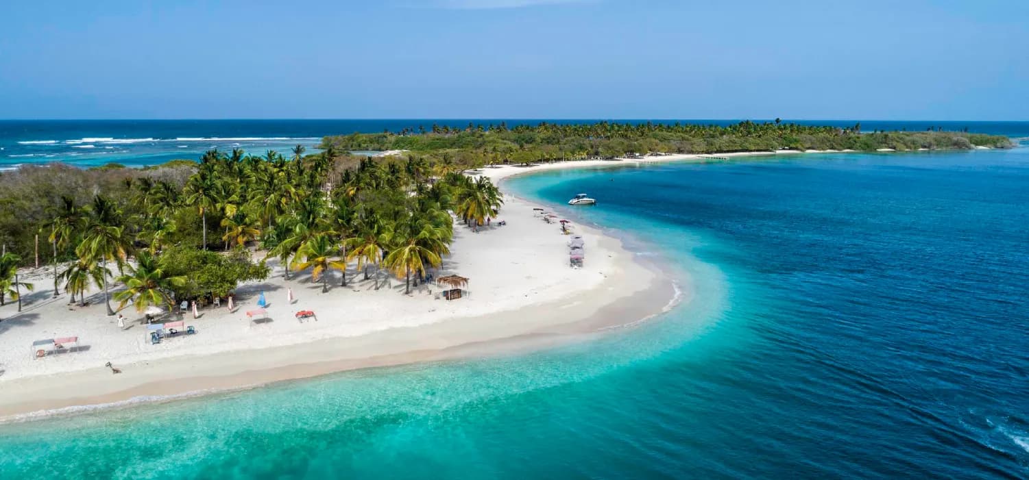 De Playa Escondida a Destino Global: La Hoja de Ruta que Tucacas, Chichiriviche y Adícora Aún No Han Escrito
