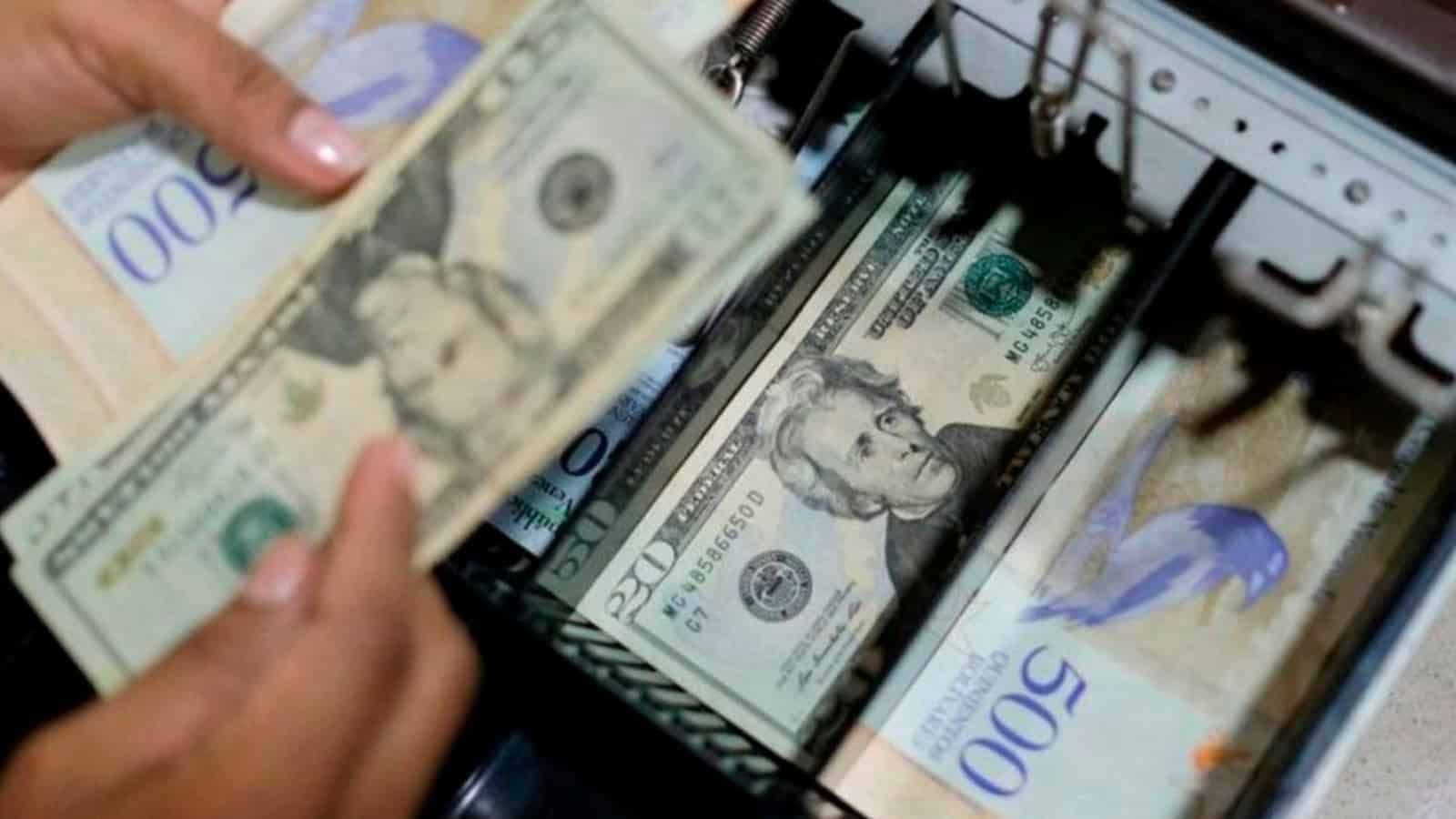 Ajuste Cambiario y Crecimiento Moderado Frente al Desafío Inflacionario