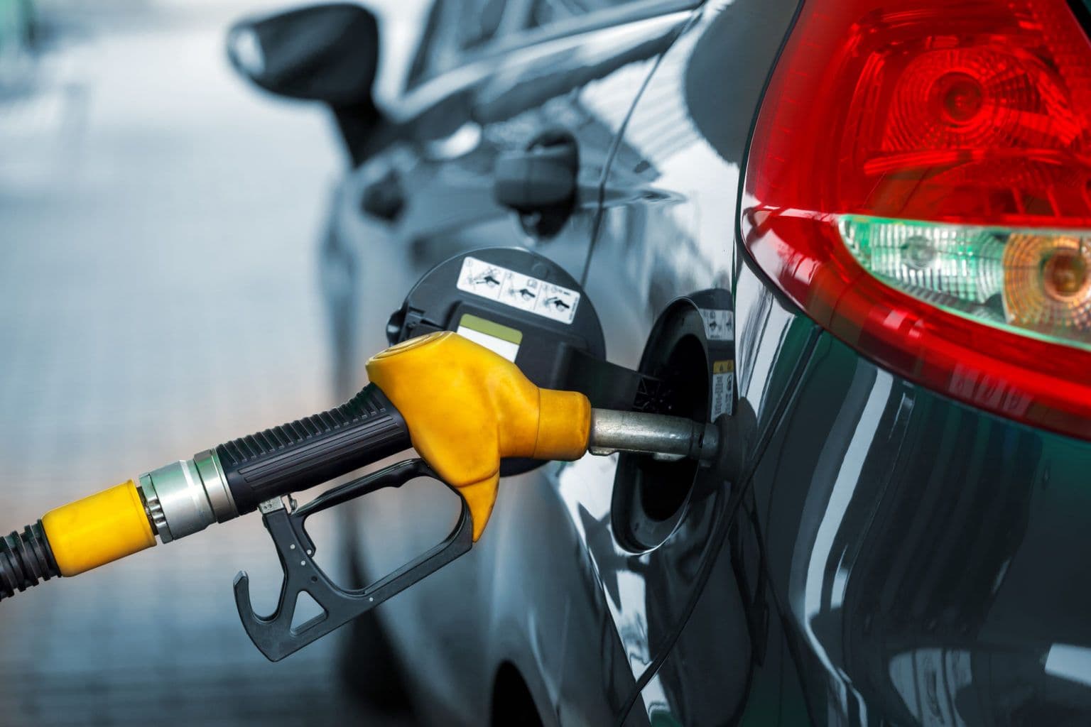 La ilusión del combustible barato: distorsiones fiscales y geopolítica de la gasolina en 2026